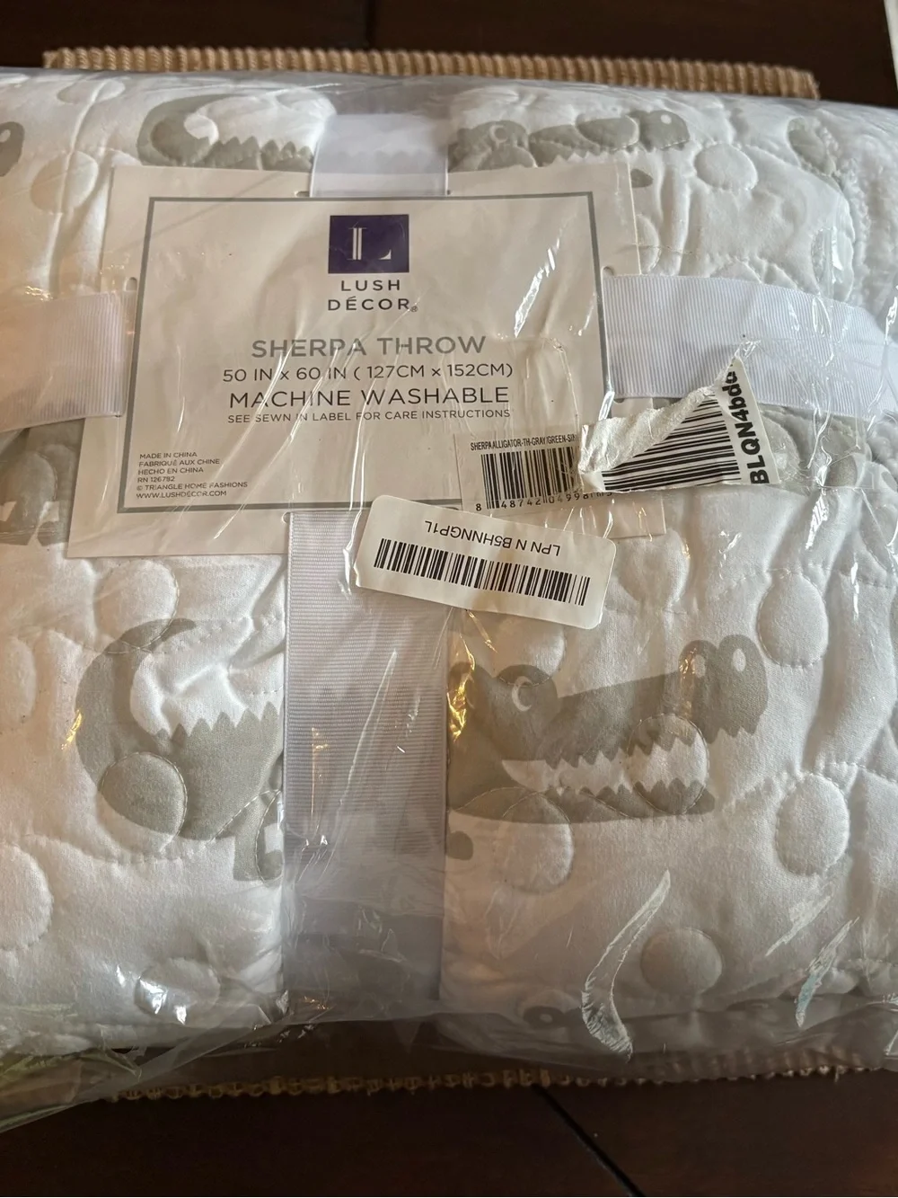 Lush Decor Alligator Sherpa Throw Blanket - White with Gray & Green Alligators